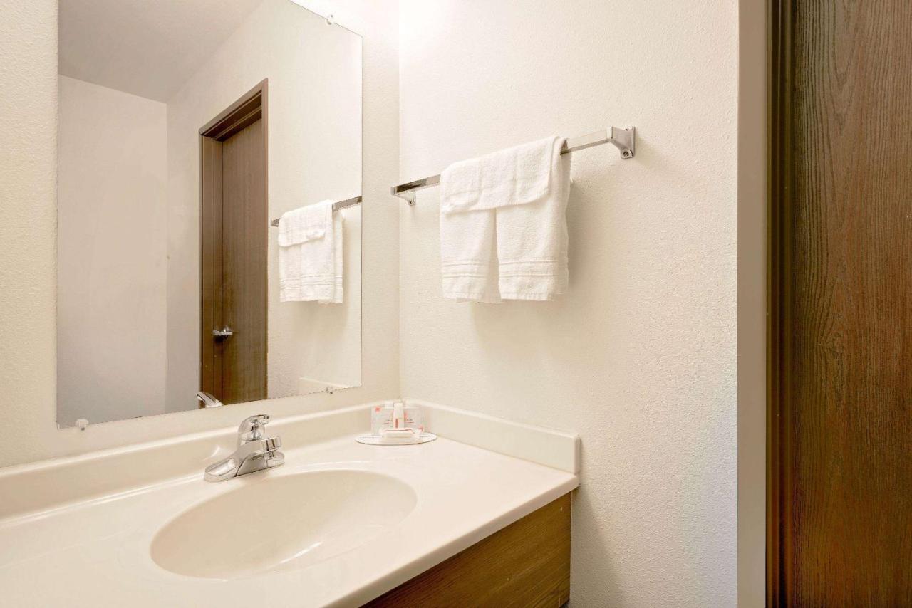 Super 8 By Wyndham Ashland Ξενοδοχείο Εξωτερικό φωτογραφία