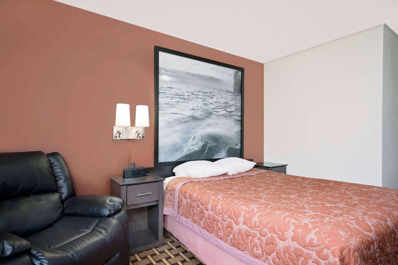 Super 8 By Wyndham Ashland Ξενοδοχείο Εξωτερικό φωτογραφία